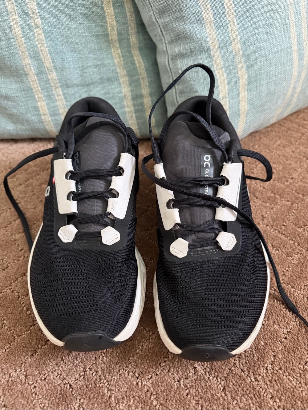 On Running Black and White Women's Cloudlace Trainer